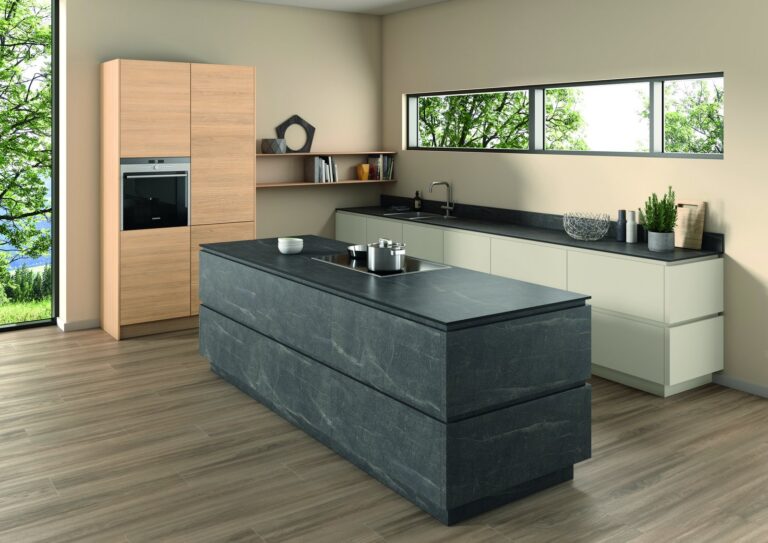 Kitchen with material reproduction fronts