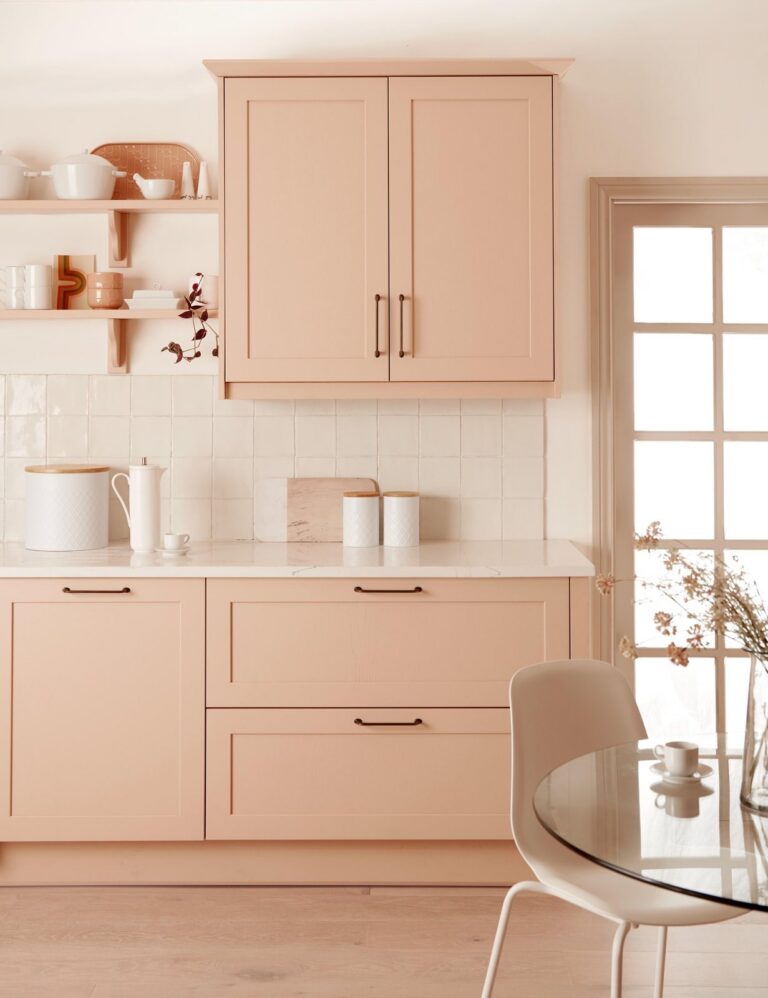 Bella kitchen in Supermatt Blush Pink