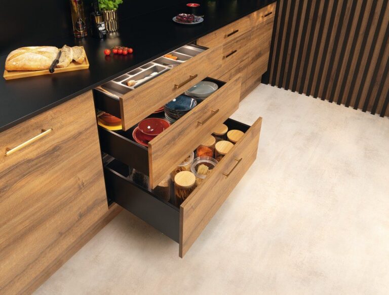 Oak drawer run with black Matrix boxes, drawers open